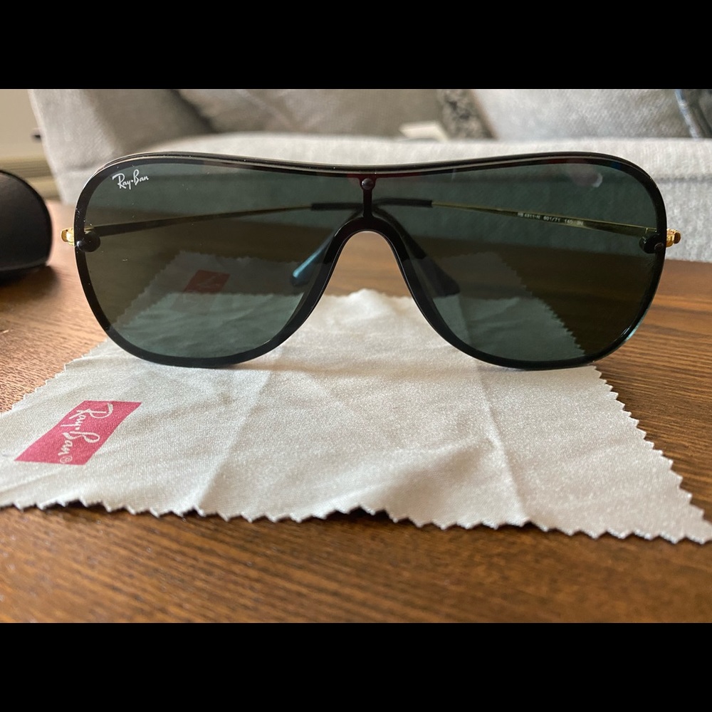 Ray Ban